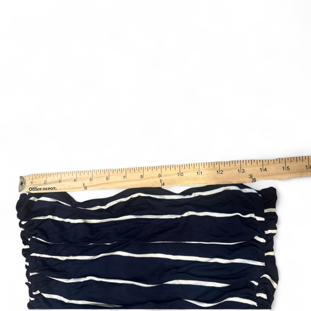 Gilli Romper Size Medium Navy Blue White Striped Pull On Bubble Hem Shorts - Picture 12 of 14